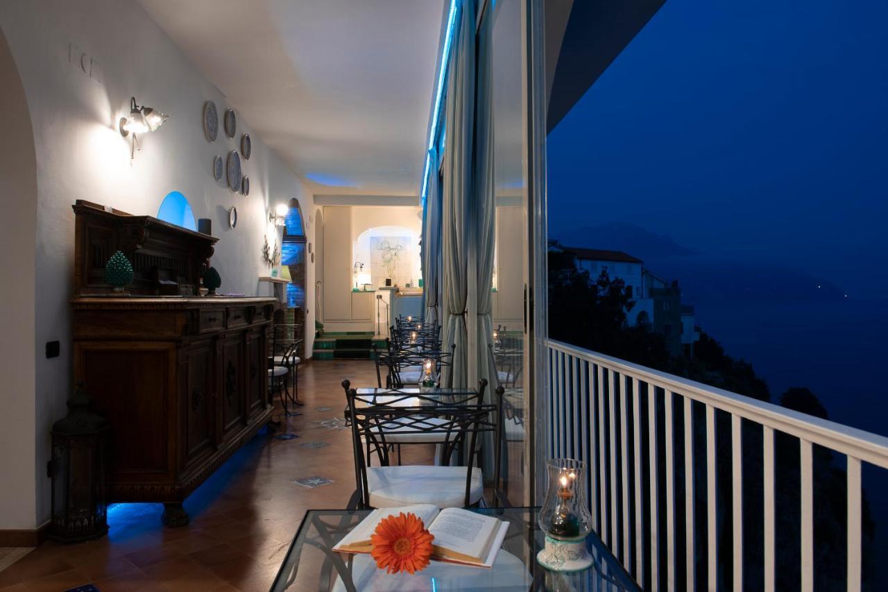 Hotel La Ninfa Амалфи Екстериор снимка