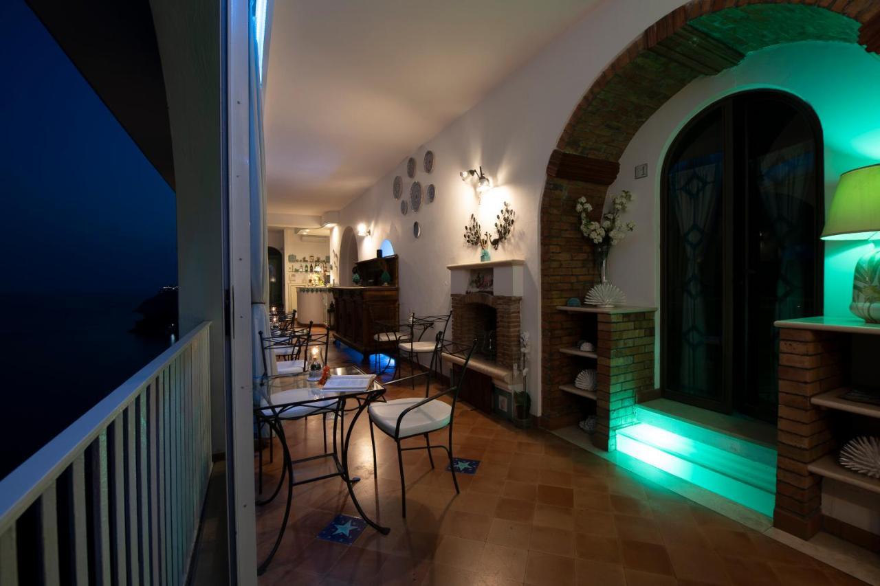Hotel La Ninfa Амалфи Екстериор снимка