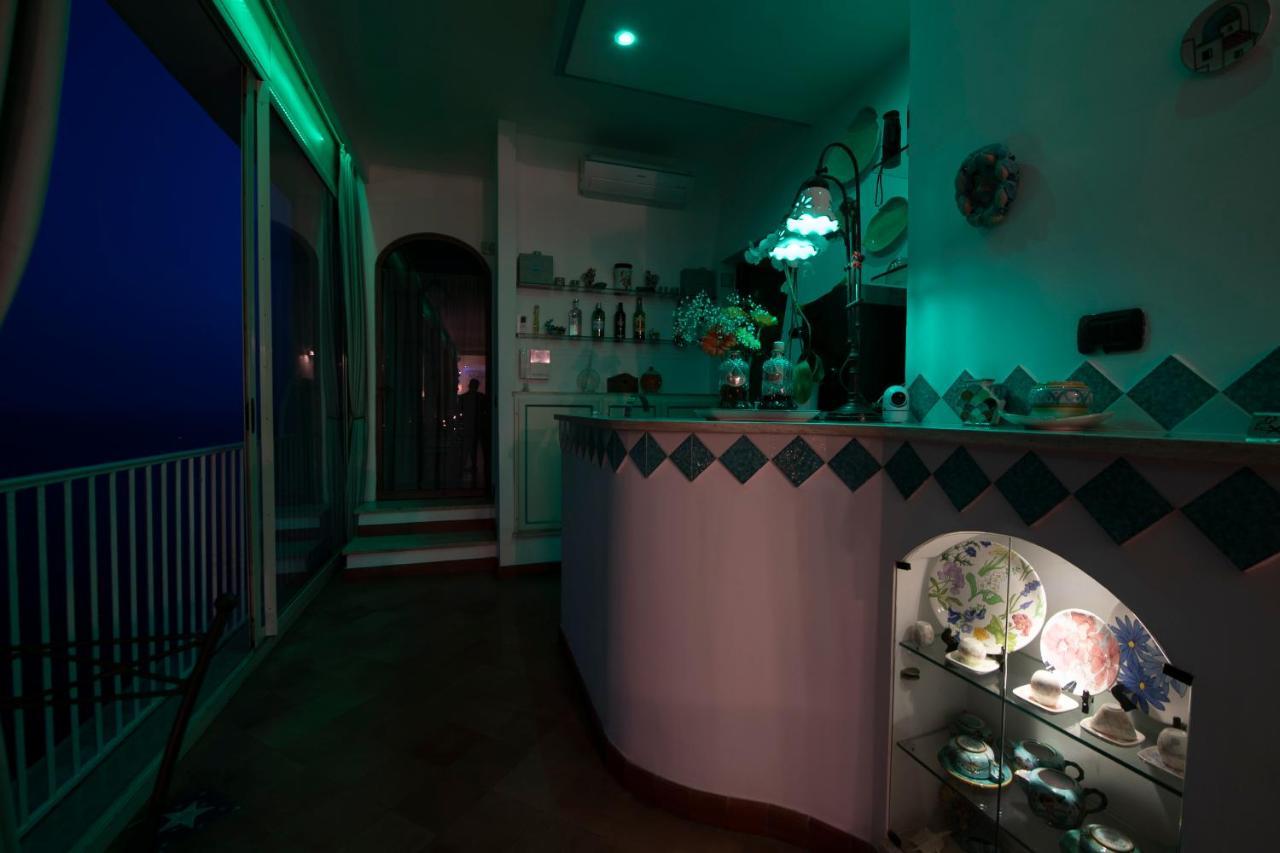Hotel La Ninfa Амалфи Екстериор снимка