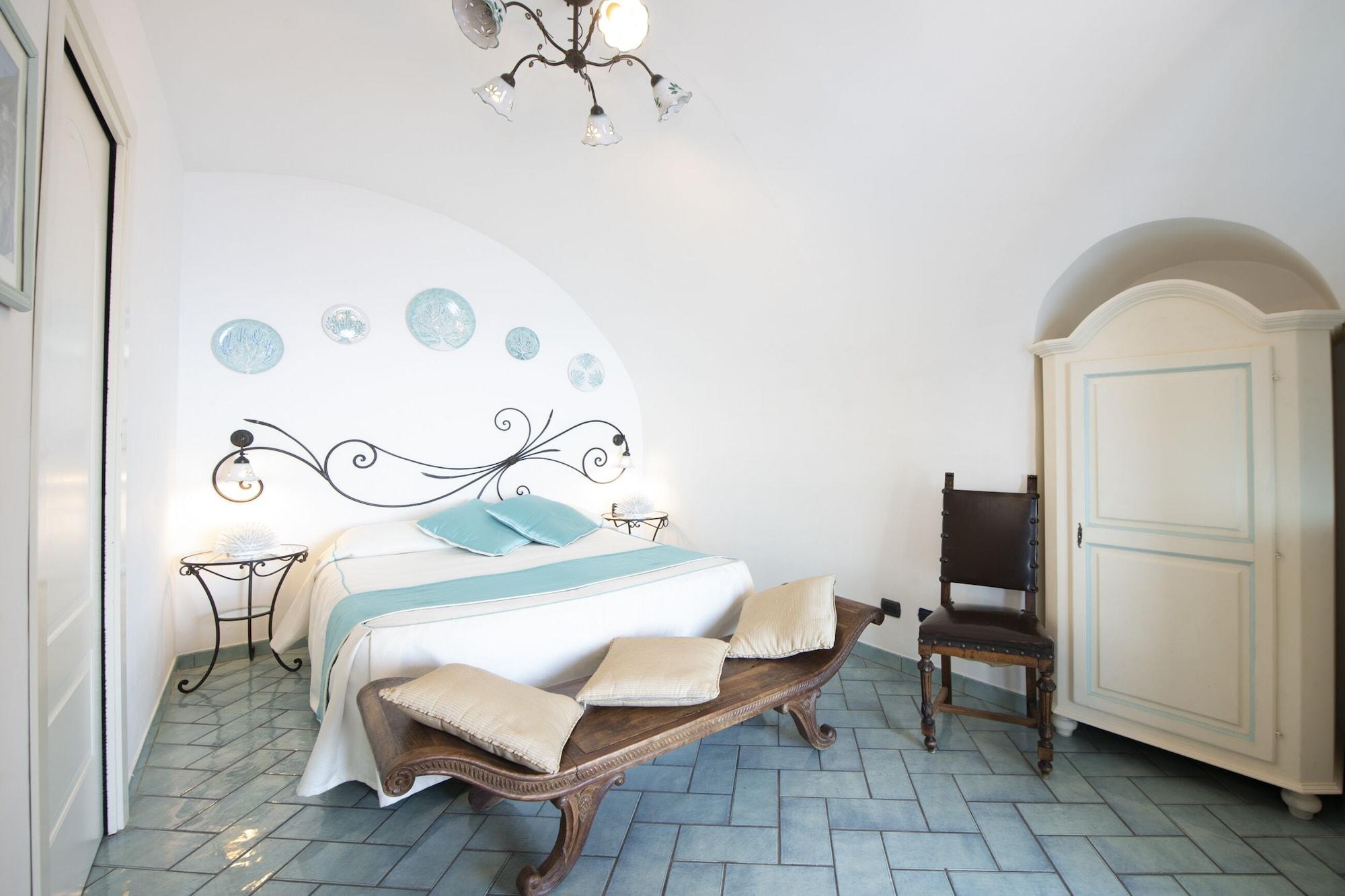 Hotel La Ninfa Амалфи Екстериор снимка